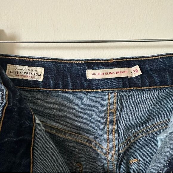 Levi’s 70’s High Slim Straight Dark Wash Jeans 28 - Picture 3 of 4